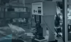 Maszyna do zaciskania i lutowania terminali konektorów przewodów wiązek kablowych